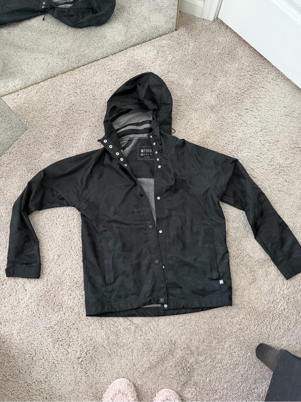 NWOT FIGS Women’s Black Hooded Raincoat Jacket